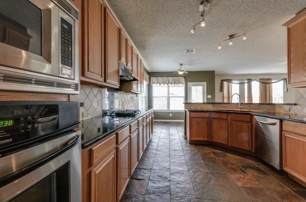 8316 Fountain Springs Dr - Photo 2 of 20