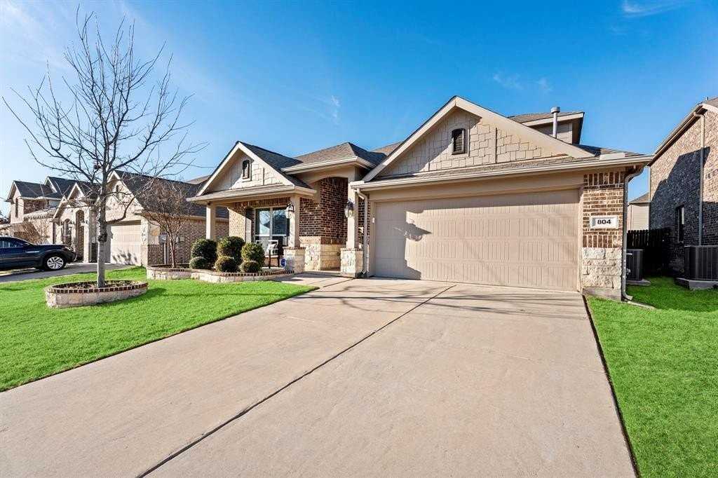 804 Skytop Dr - Photo 2 of 38