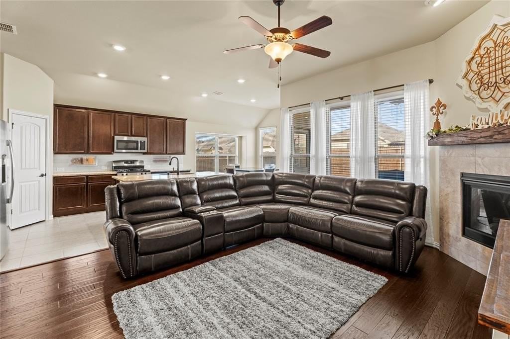 804 Skytop Dr - Photo 7 of 38