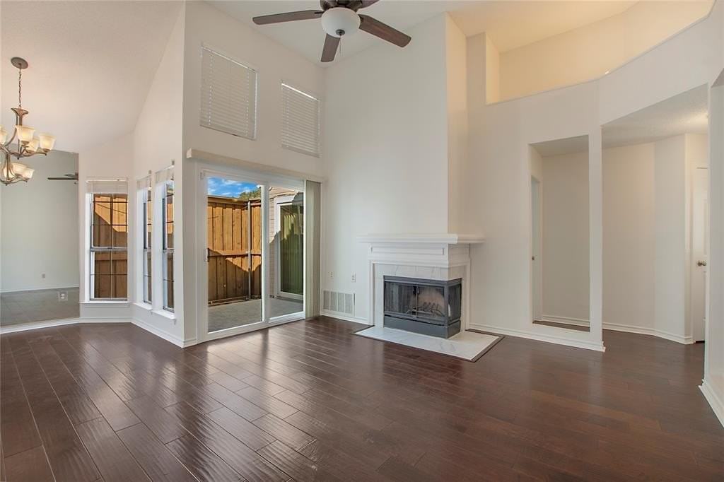 18143 Whispering Gables Ln - Photo 5 of 25