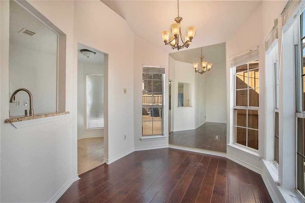 18143 Whispering Gables Ln - Photo 6 of 25