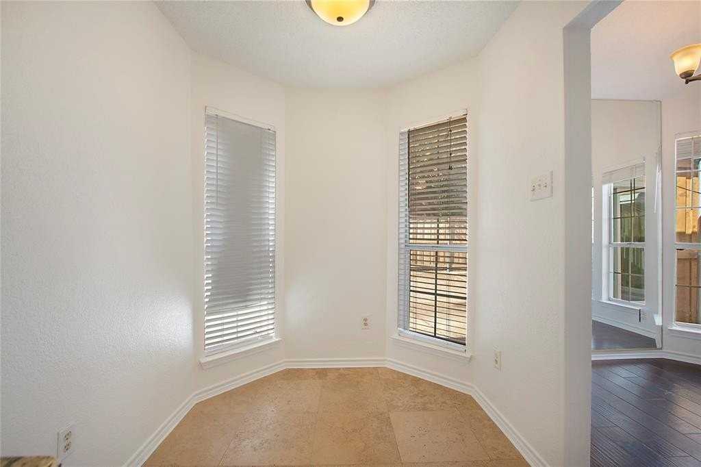 18143 Whispering Gables Ln - Photo 7 of 25