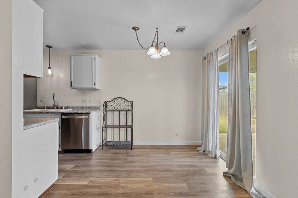 4722 W Cuthbert Ave - Photo 4 of 15