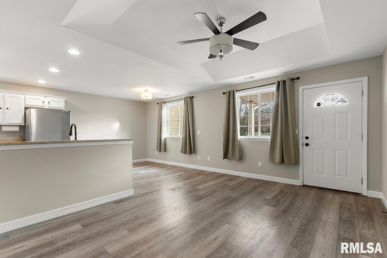 3005 N Molleck Dr - Photo 3 of 20