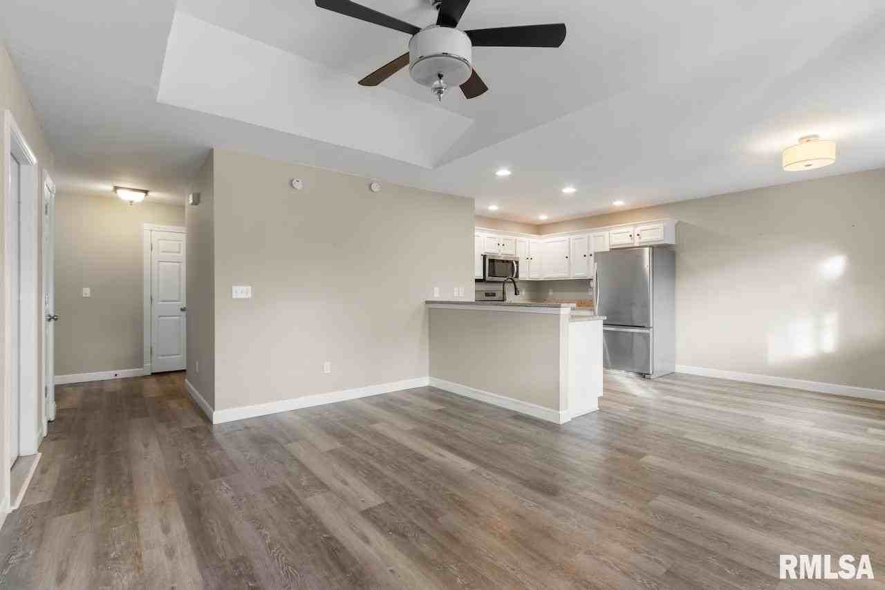 3005 N Molleck Dr - Photo 5 of 20