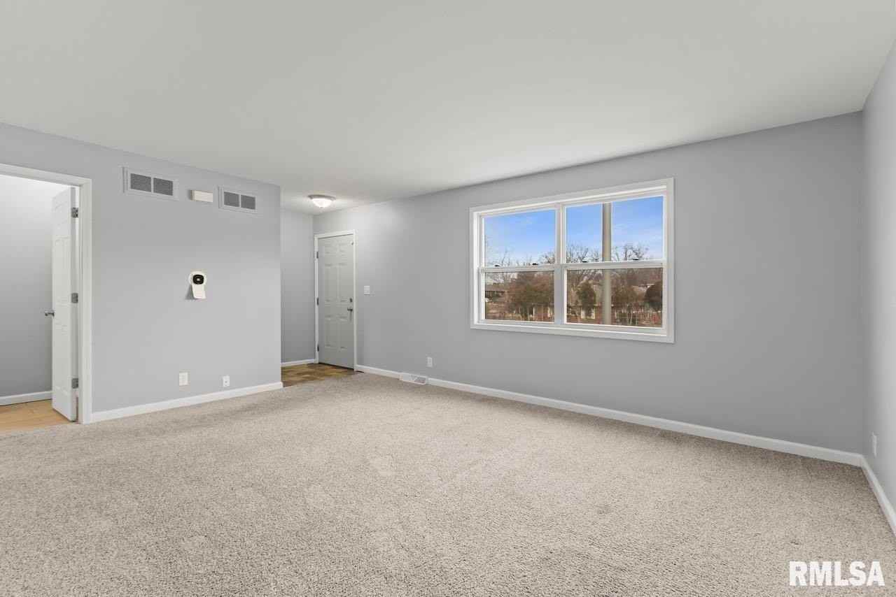 2020 W Glen Ave - Photo 4 of 20