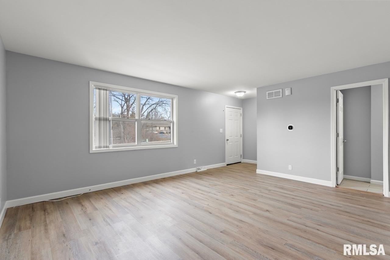 2022 W Glen Ave - Photo 3 of 20