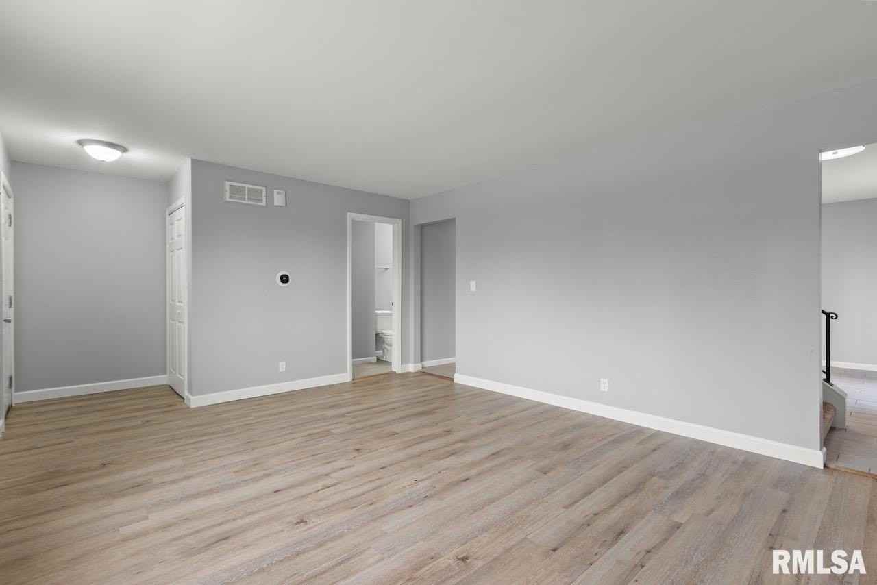 2022 W Glen Ave - Photo 5 of 20