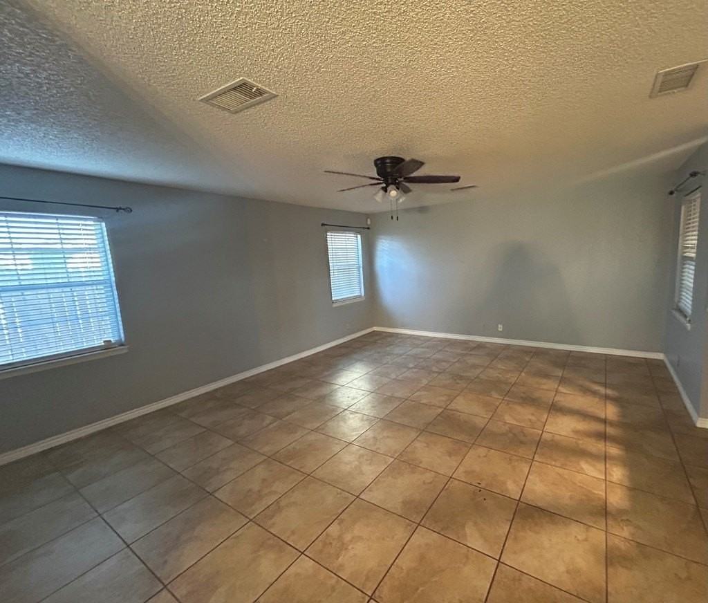 3201 Hill Ave - Photo 7 of 29