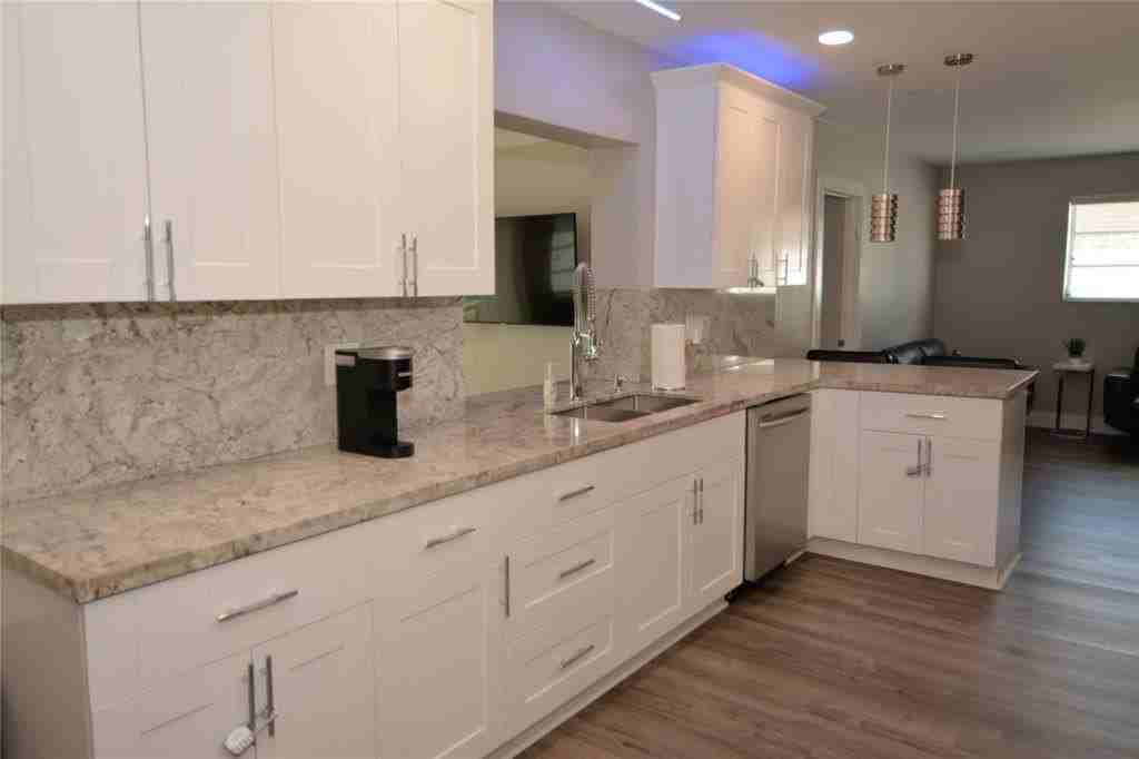 3840 N 42nd Ter - Photo 4 of 23