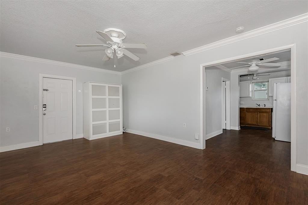 5608 Buchanan St - Photo 5 of 15