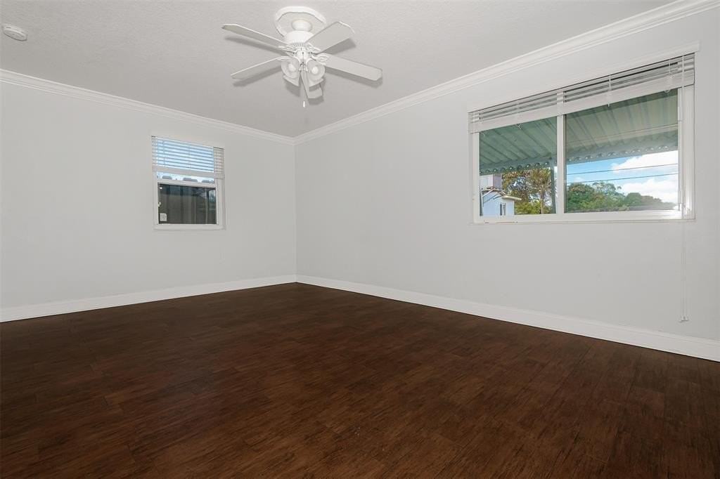 5608 Buchanan St - Photo 7 of 15