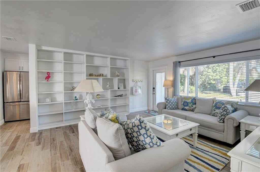 10 S Swinton Cir - Photo 5 of 42