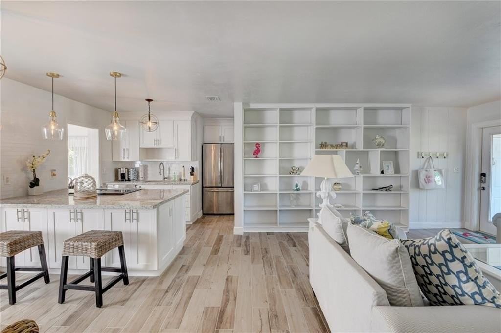 10 S Swinton Cir - Photo 6 of 42