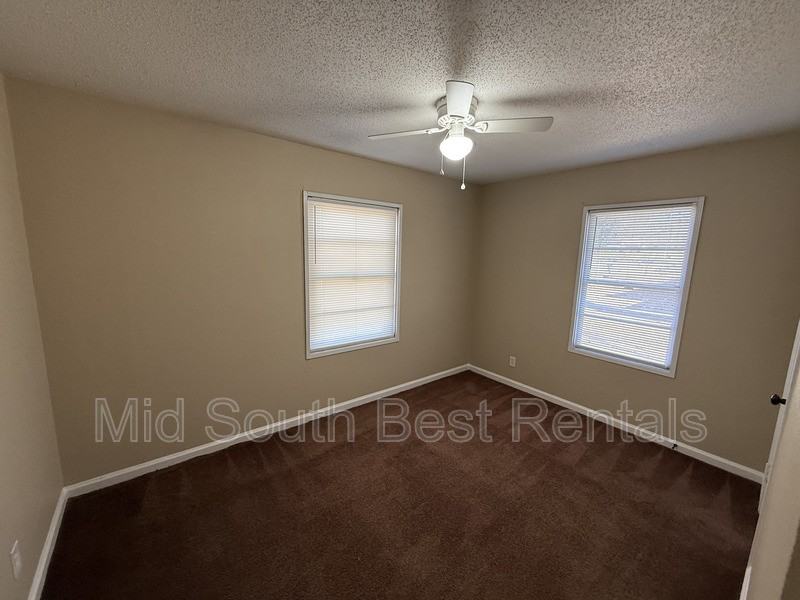 1383 Haywood Ave - Photo 4 of 12