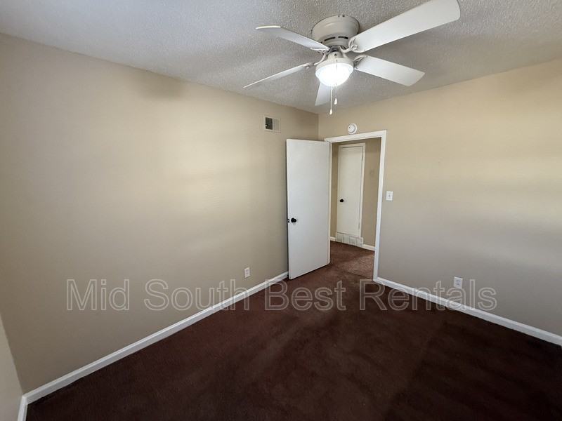 1383 Haywood Ave - Photo 5 of 12