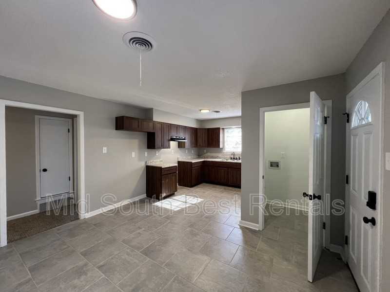 4025 Mossville St - Photo 4 of 14