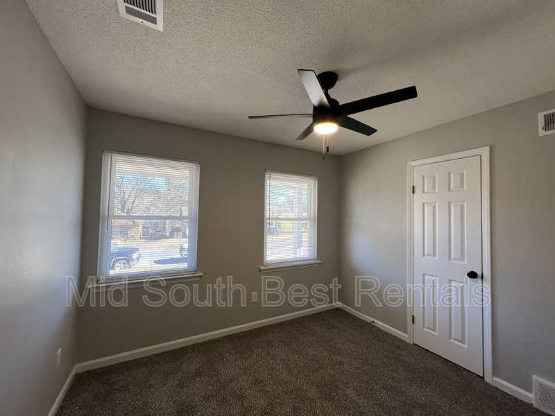 4025 Mossville St - Photo 7 of 14