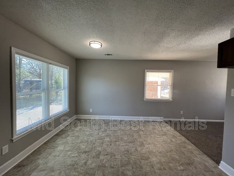 1526 Catalina Rd - Photo 6 of 14