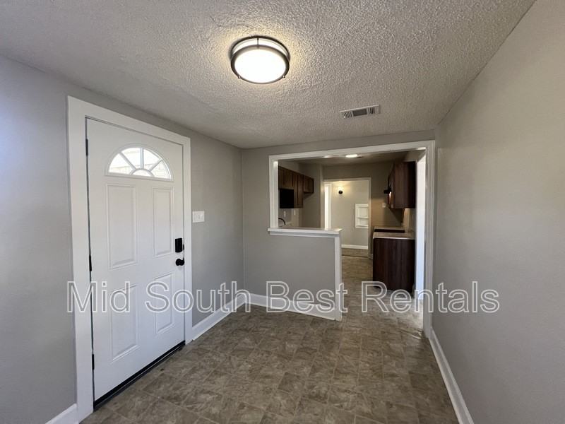 2296 Arlington Ave - Photo 4 of 16