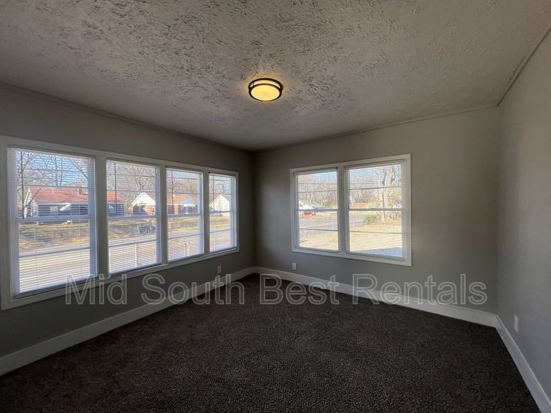 2296 Arlington Ave - Photo 7 of 16