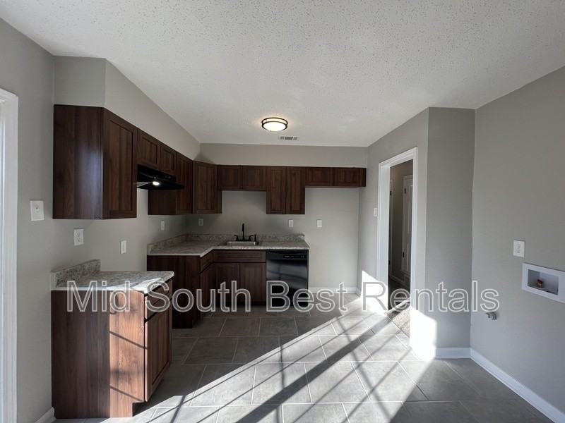 731 W Raines Rd - Photo 4 of 12