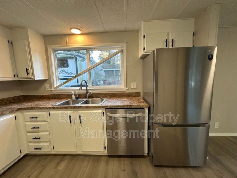 433 Dungeness Mdws - Photo 7 of 19