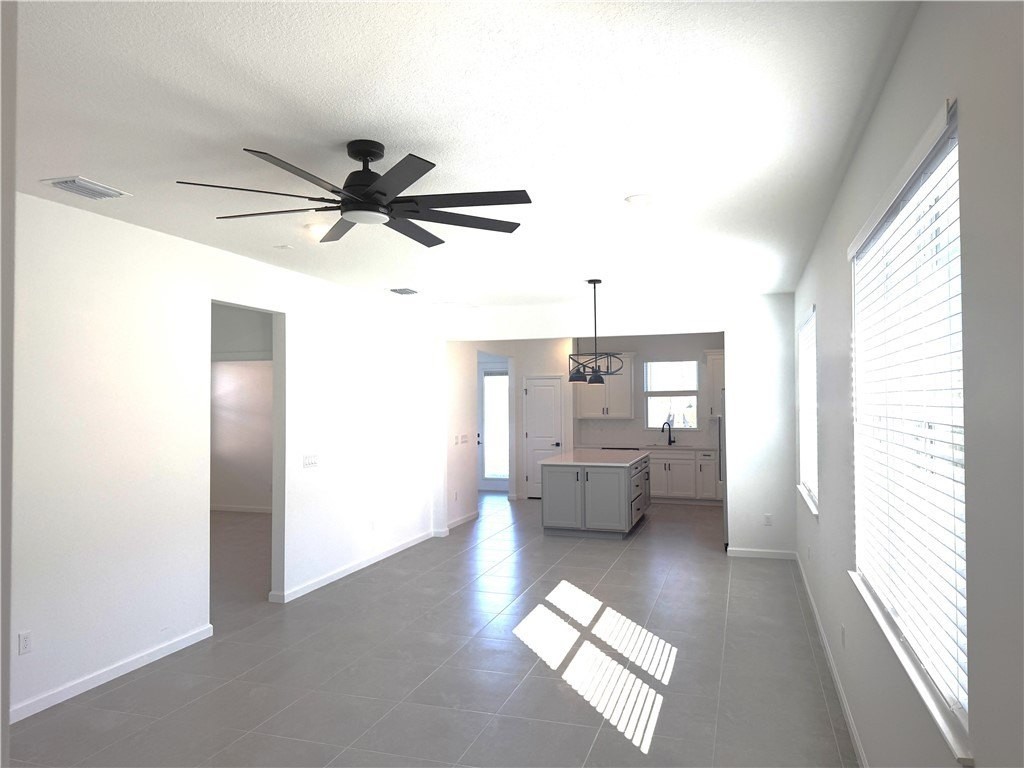 4450 Pinafore St - Photo 5 of 35