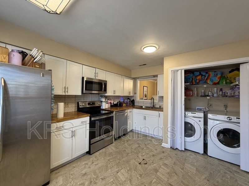 3842 Whitechapel Arch - Photo 2 of 15