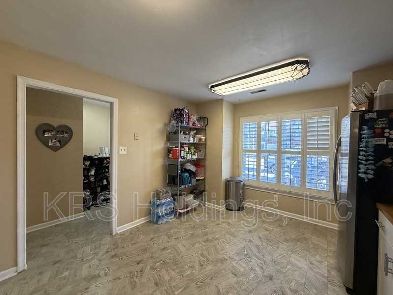 3842 Whitechapel Arch - Photo 4 of 15