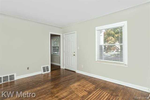 1907 N Connecticut Ave - Photo 6 of 29