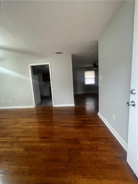 419 Winchester Dr - Photo 4 of 16