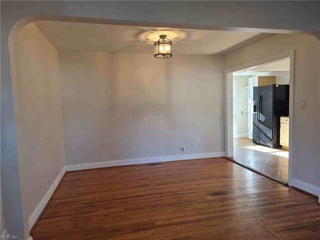 615 Maycox Ave - Photo 5 of 22