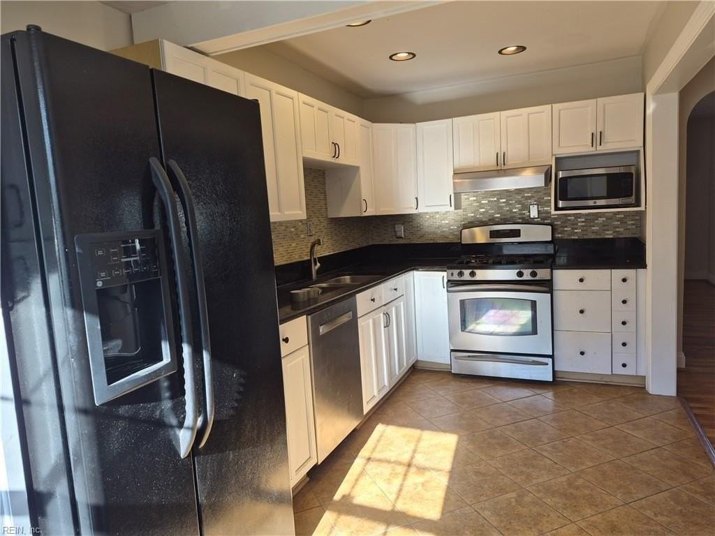 615 Maycox Ave - Photo 7 of 22