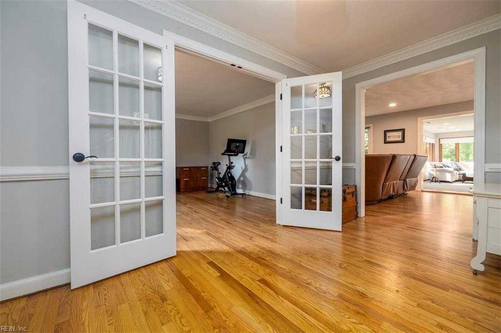 4121 Roenker Ln - Photo 5 of 43