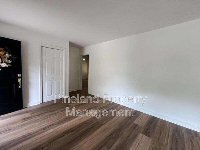 1009 Martindale Dr - Photo 2 of 16