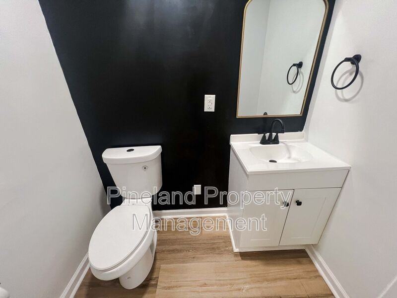 1009 Martindale Dr - Photo 4 of 16