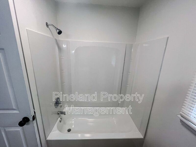 1009 Martindale Dr - Photo 5 of 16