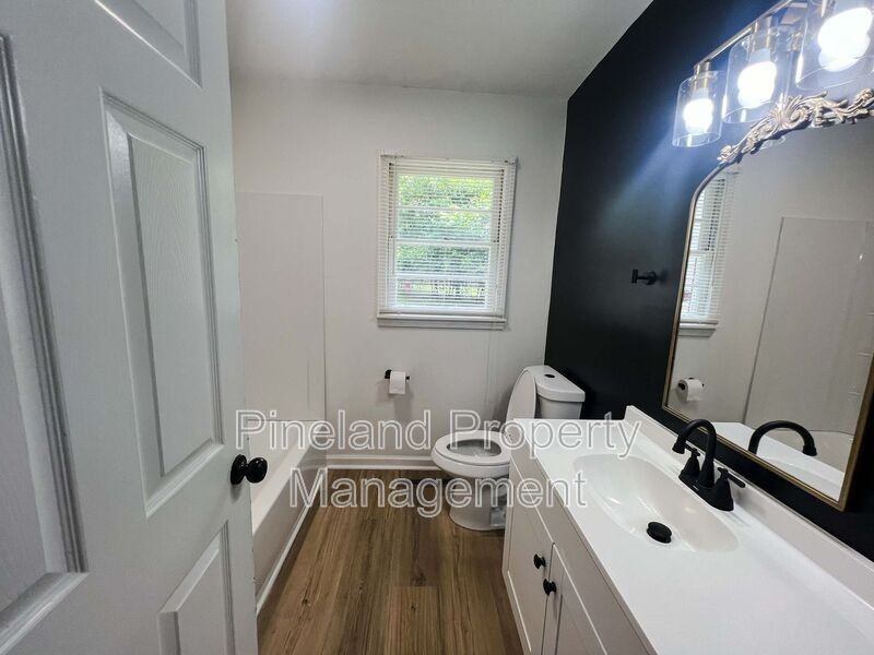 1009 Martindale Dr - Photo 7 of 16