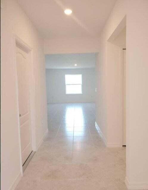 971 Sw Nichols Ter - Photo 3 of 24