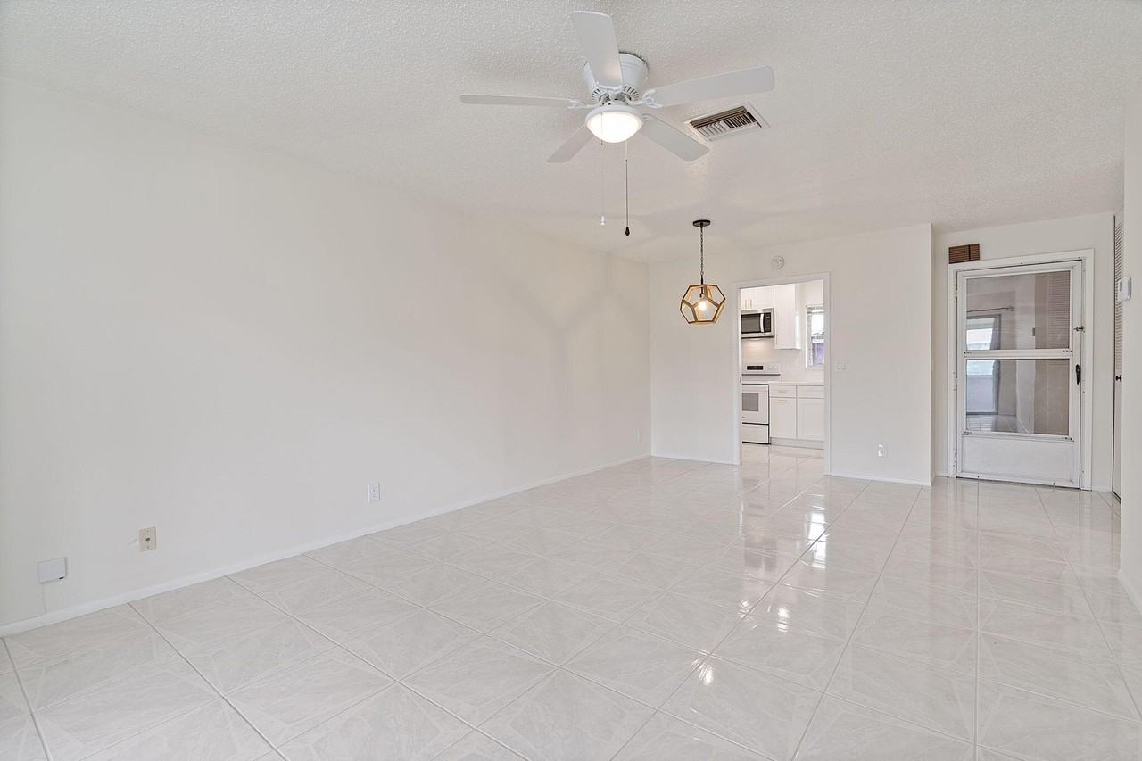 2557 Dudley Dr W #D - Photo 4 of 19