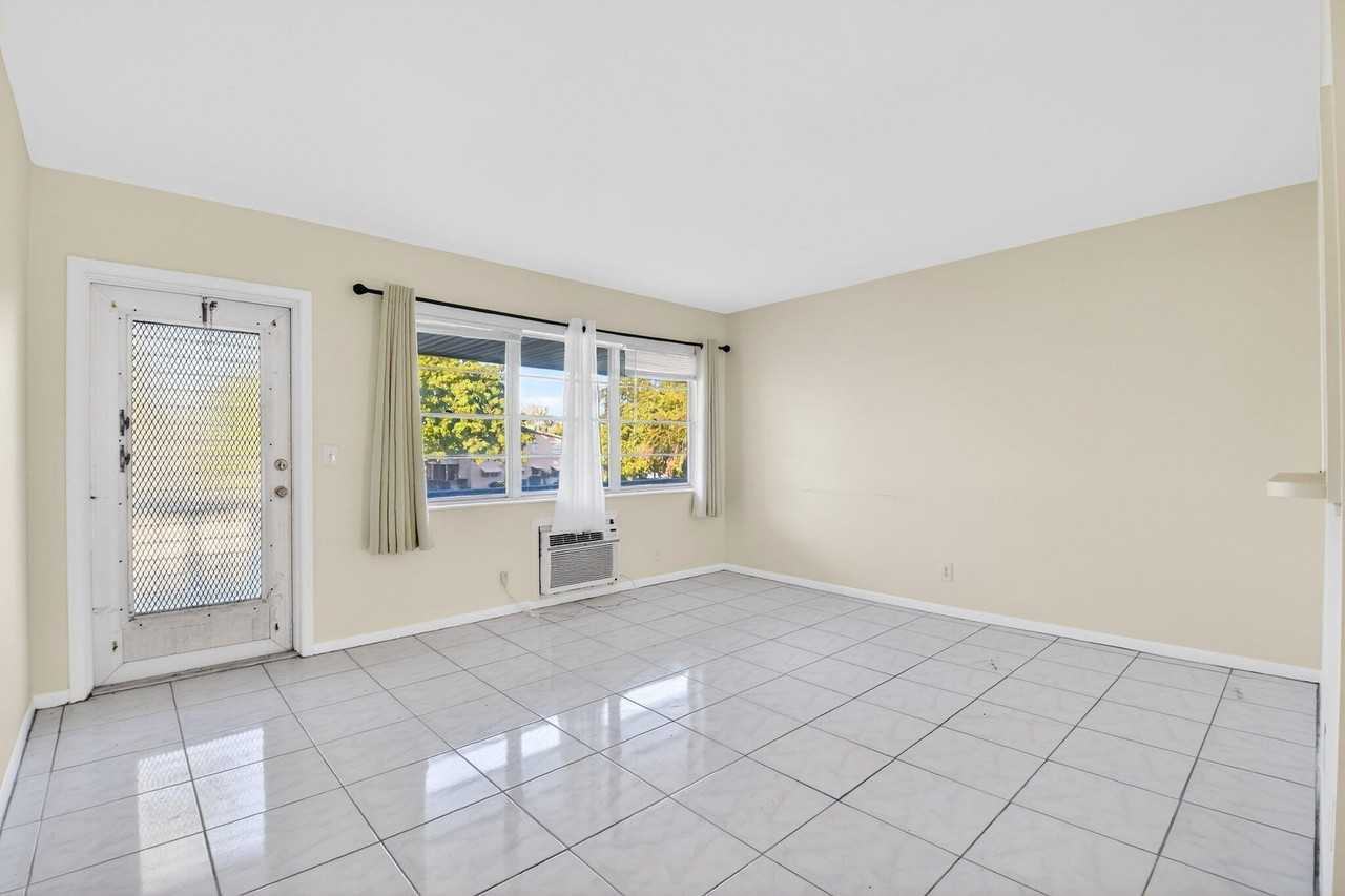 46 Waltham B - Photo 4 of 33