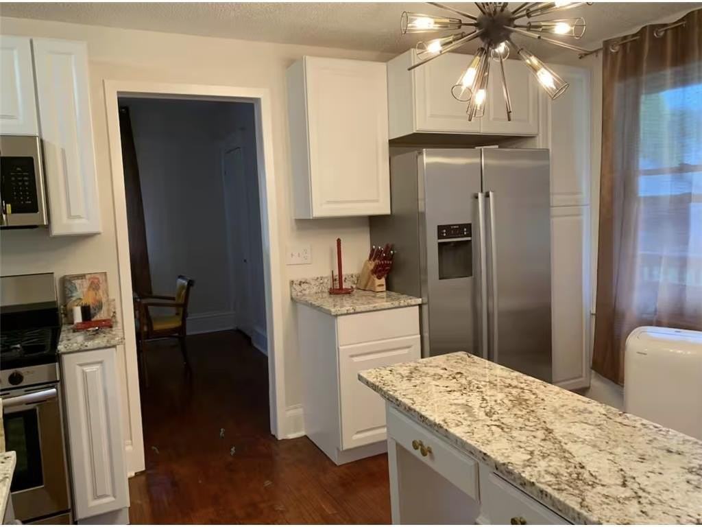 2818 Dupont Ave N - Photo 6 of 16