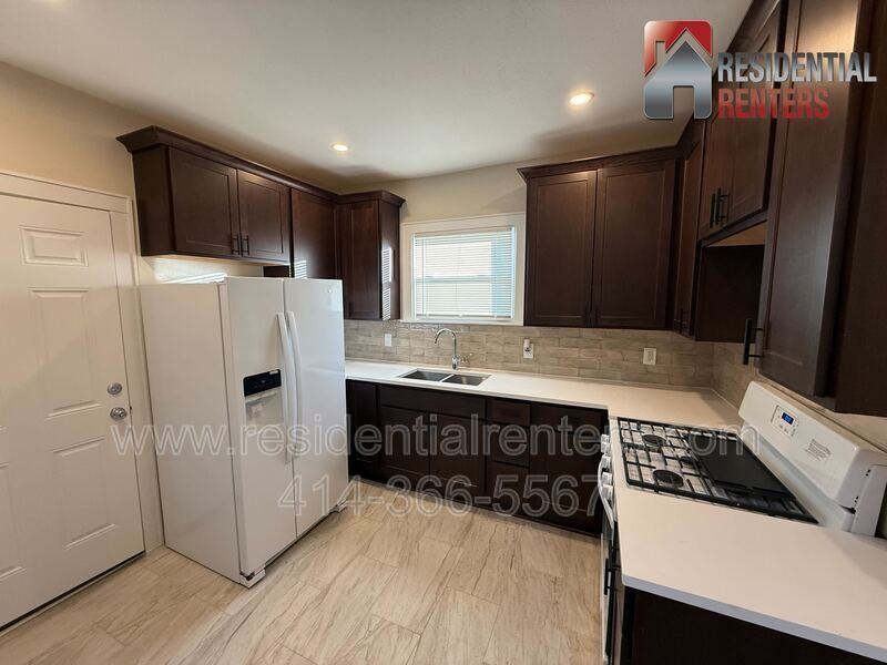 3122 N 28th St - Photo 3 of 17