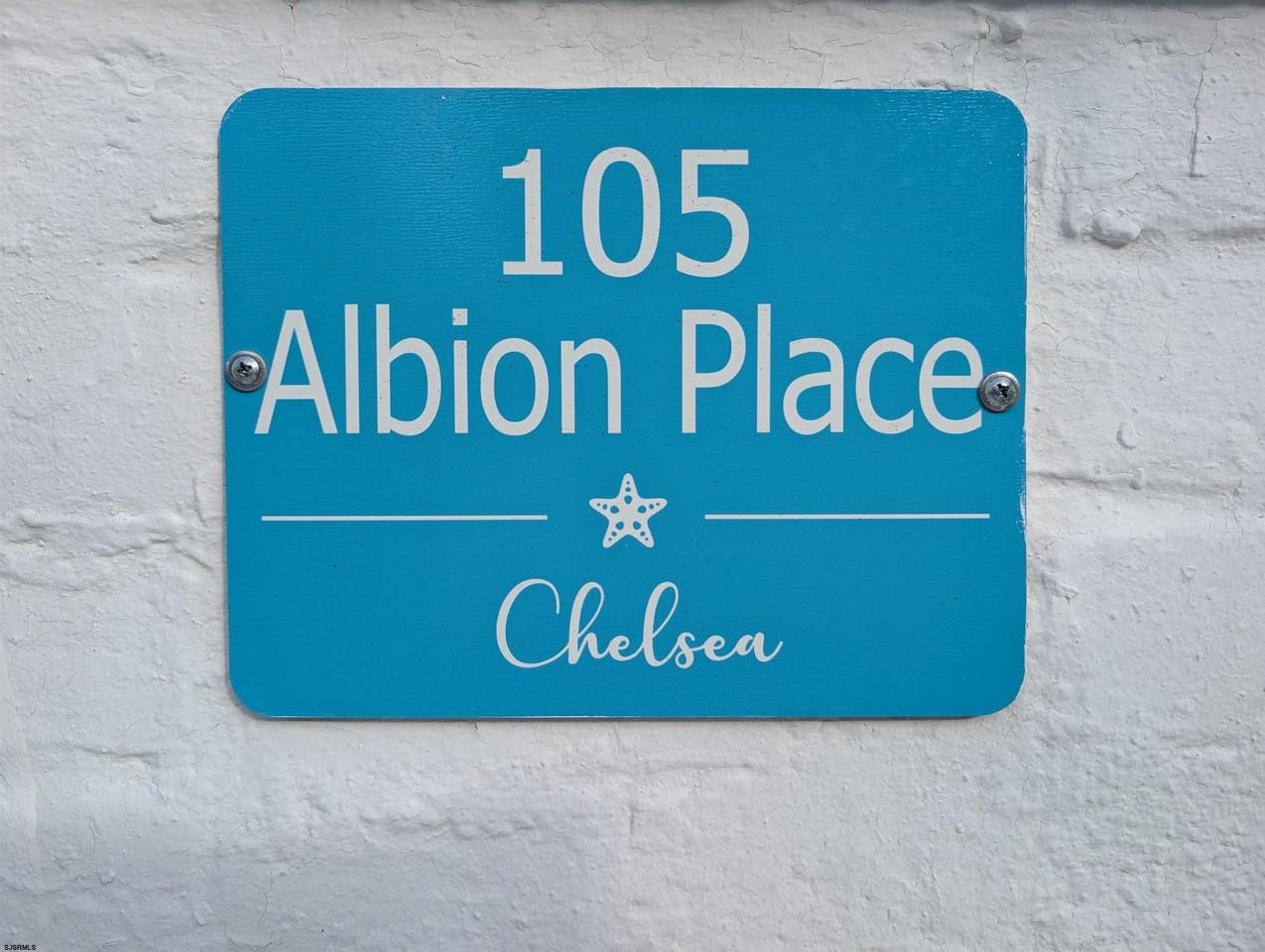 105 S Albion Pl - Photo 4 of 15