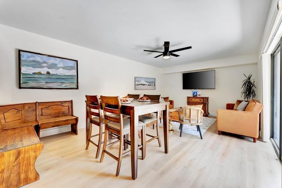 3050 30th Court - Photo 5 of 7