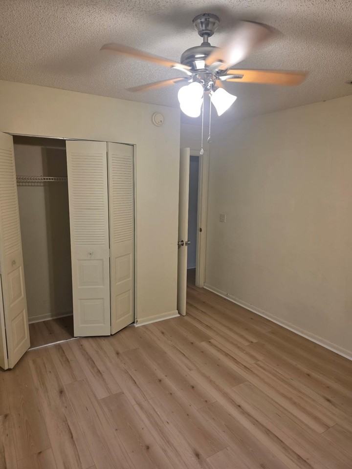 481 Emerald Rd - Photo 2 of 5