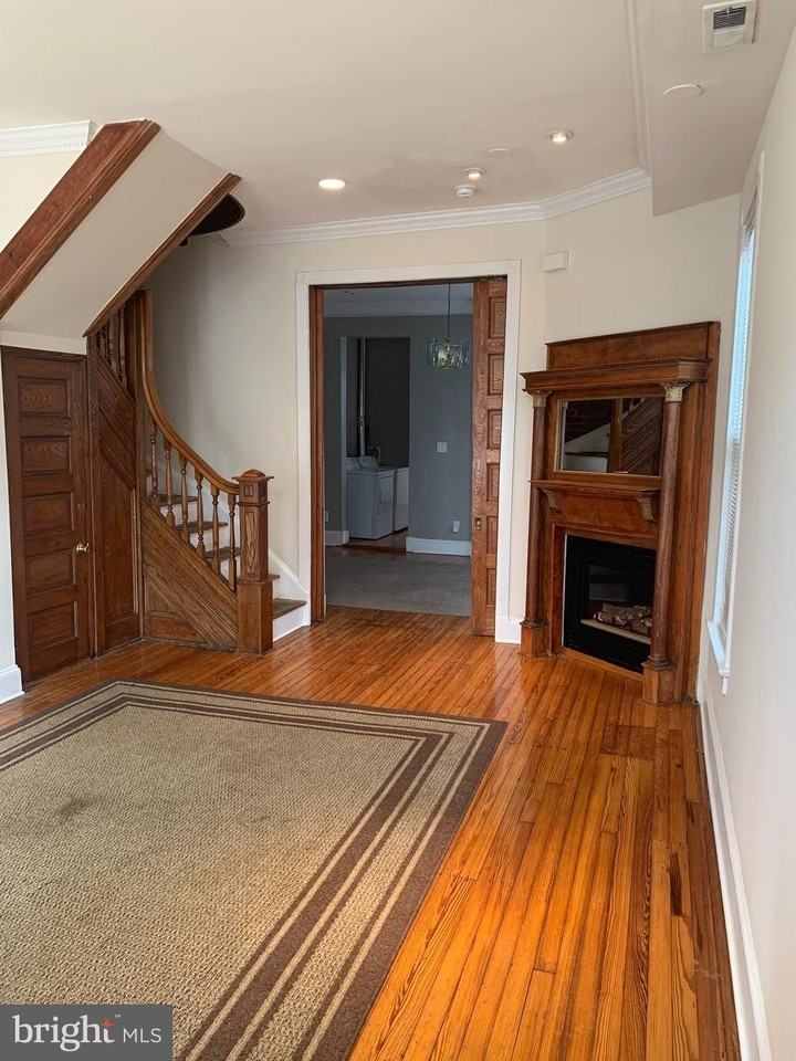 15 Seaton Pl Nw Unit 1 #1 - Photo 2 of 34