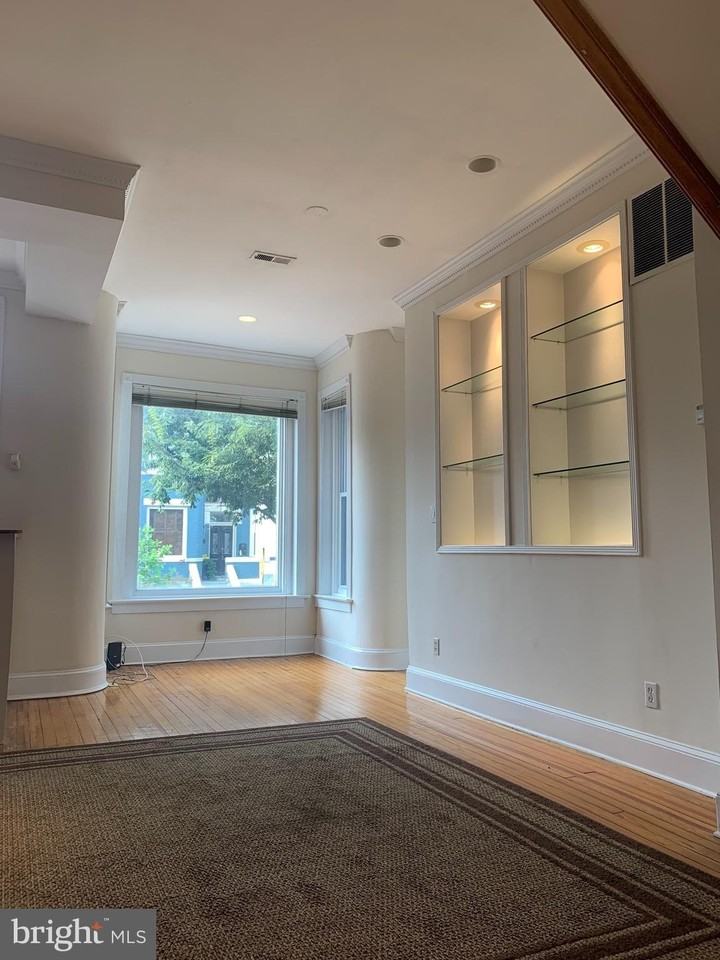 15 Seaton Pl Nw Unit 1 #1 - Photo 6 of 34