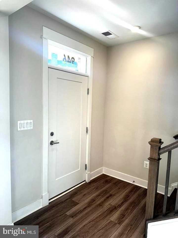 946 Heights Aly Se - Photo 6 of 24